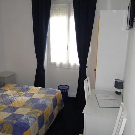 Hotel Le Lys Juan-les-Pins