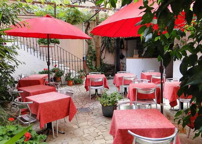 Le Lys Готель Жюан-ле-Пен