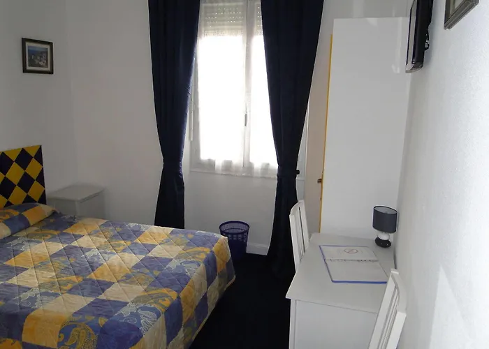 Hotel Le Lys Juan-les-Pins